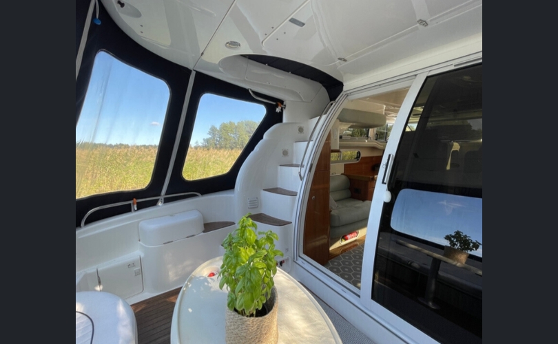 Sealine 33 Flybridge-kuva-9